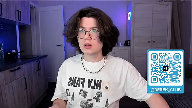Snapshot of Derek_Shameless chatting on May 6, 8:36 pm Derek Shameless online show from May 6, 8:36 pm