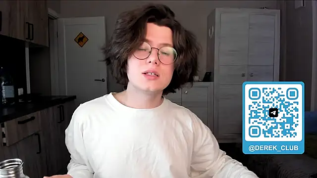 Snapshot of Derek_Shameless chatting on May 10, 6:24 pm Derek Shameless online show from May 10, 6:24 pm