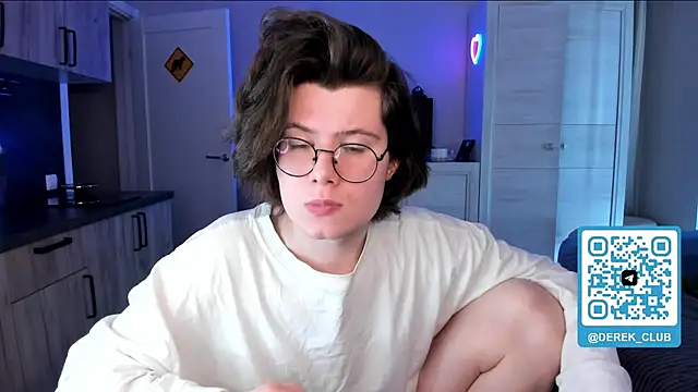 Snapshot of Derek_Shameless chatting on May 11, 9:15 am Derek Shameless online show from May 11, 9:15 am