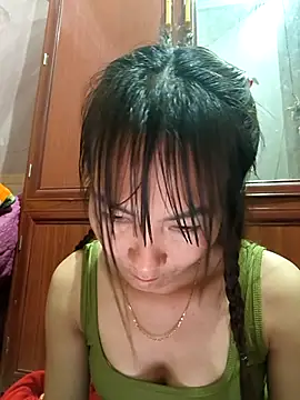 Yumyum kiw online show from December 5, 5:05 am