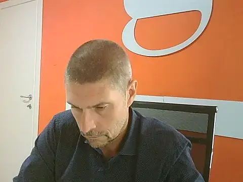 Snapshot of max79ve31 chatting on September 22, 11:56 am max79ve31 online show from September 22, 11:56 am