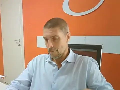 Snapshot of max79ve31 chatting on September 23, 11:57 am max79ve31 online show from September 23, 11:57 am