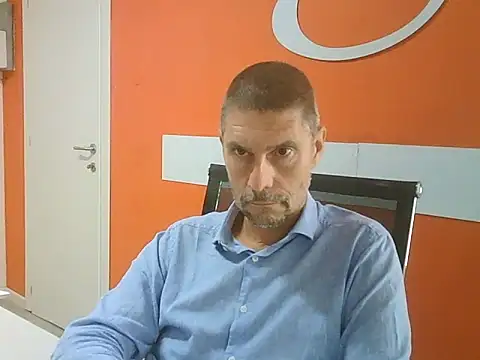 Snapshot of max79ve31 chatting on September 25, 12:09 pm max79ve31 online show from September 25, 12:09 pm