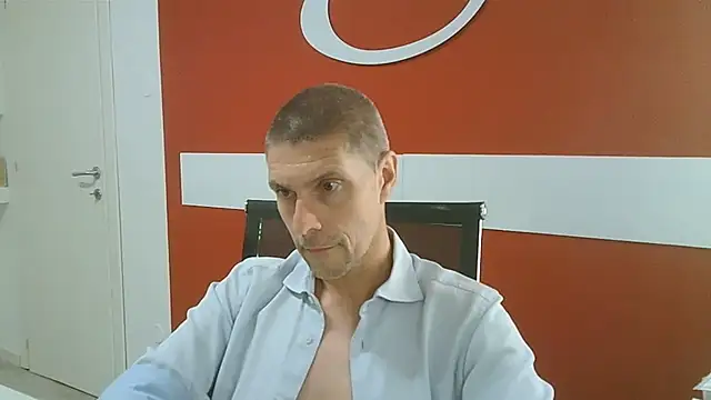 Snapshot of max79ve31 chatting on June 10, 1:43 pm max79ve31 online show from June 10, 1:43 pm