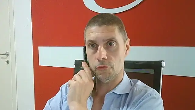 Snapshot of max79ve31 chatting on June 11, 3:10 pm max79ve31 online show from June 11, 3:10 pm