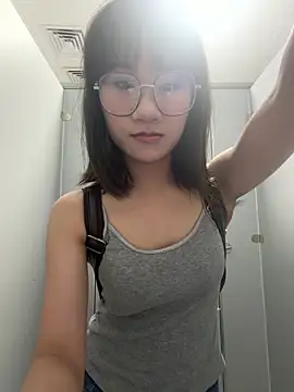 Snapshot of wemroudeyu chatting on April 10, 2:00 pm wemroudeyu online show from April 10, 2:00 pm