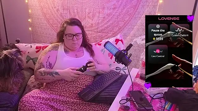 brookenicole3003 online show from May 1, 10:14 pm