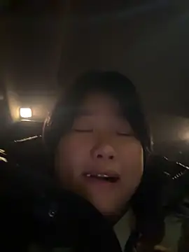 Snapshot of Fengbaby-555 chatting on December 19, 10:00 am Fengbaby-555 online show from December 19, 10:00 am