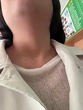 Snapshot of Fengbaby-555 chatting on March 19, 2:15 am Fengbaby-555 online show from March 19, 2:15 am