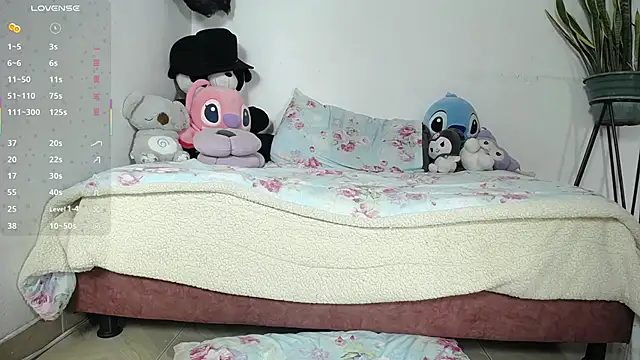 naughtypixie online show from October 30, 3:52 am