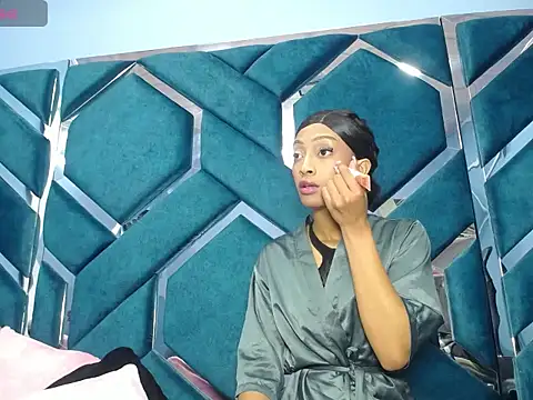 Lea Sweetly online show from October 29, 1:13 pm