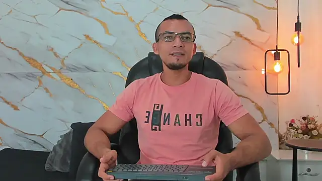 Snapshot of johan_miller0 chatting on September 20, 11:50 pm johan miller0 online show from September 20, 11:50 pm