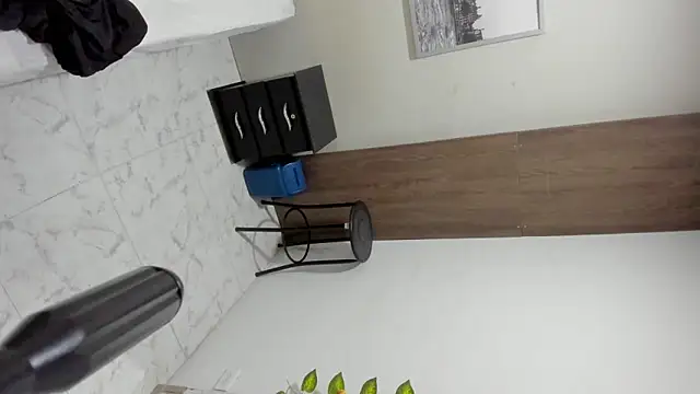 Snapshot of johan_miller0 chatting on October 8, 10:46 am johan miller0 online show from October 8, 10:46 am