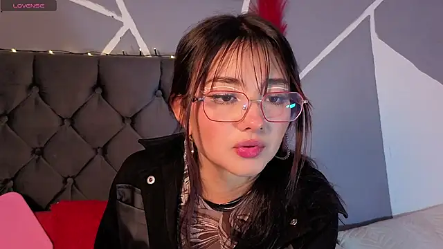 Emily Caprile online show from September 28, 1:11 am