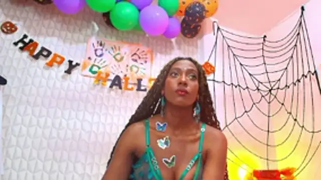 Snapshot of GhanimaBrooks chatting on October 30, 11:55 am GhanimaBrooks online show from October 30, 11:55 am