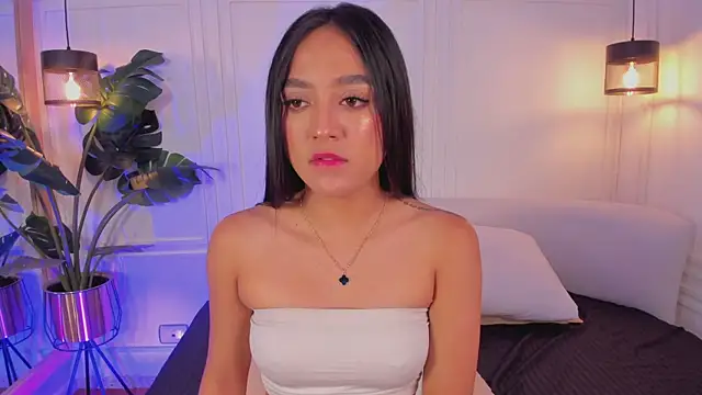 Dafne Hillss online show from October 16, 12:50 pm