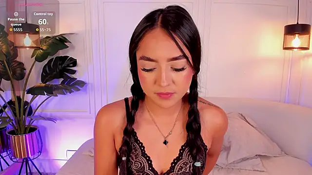 Dafne Hillss online show from November 22, 12:37 pm