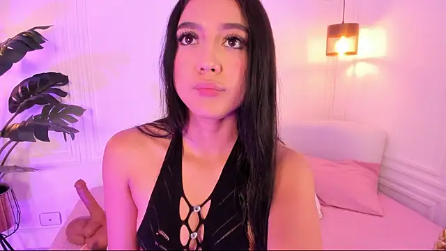 Dafne Hillss online show from March 3, 11:38 am