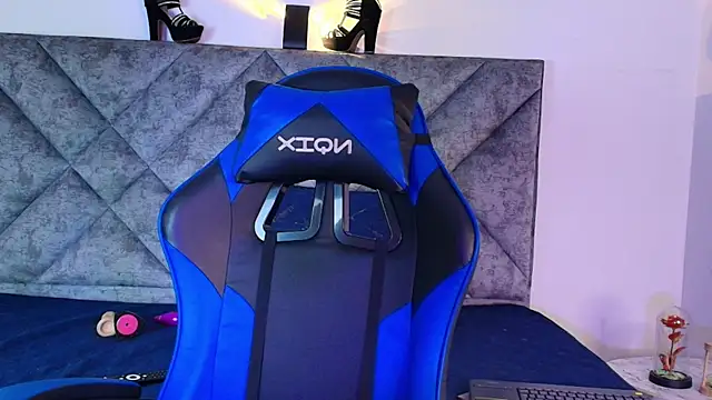 Shantey Laurent online show from November 15, 12:45 pm