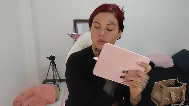 Maddy Vicius19 online show from October 3, 9:12 pm