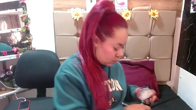 Snapshot of MIA__SPENCER chatting on October 1, 6:14 pm MIA SPENCER online show from October 1, 6:14 pm