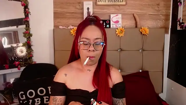 Snapshot of MIA__SPENCER chatting on October 16, 6:42 pm MIA SPENCER online show from October 16, 6:42 pm