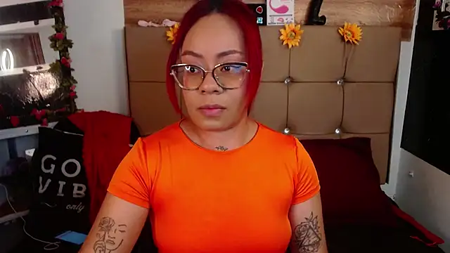 Snapshot of MIA__SPENCER chatting on October 18, 7:36 pm MIA SPENCER online show from October 18, 7:36 pm