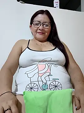 Snapshot of marfil_milf chatting on April 4, 8:12 am marfil milf online show from April 4, 8:12 am