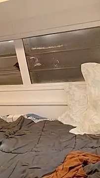 Snapshot of nakedgarbageperson chatting on March 7, 12:29 am nakedgarbageperson online show from March 7, 12:29 am