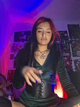 carolinerue online show from February 13, 10:55 am