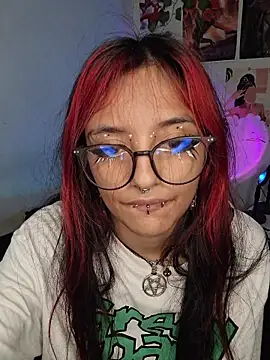 carolinerue online show from March 29, 9:37 pm