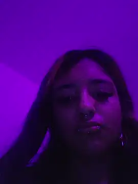 carolinerue online show from May 4, 4:52 am
