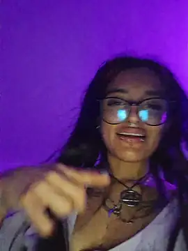 carolinerue online show from May 8, 10:59 pm