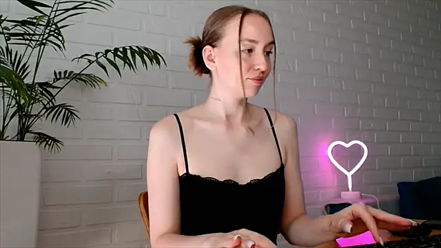 WhitePrincessLuna online show from June 28, 12:00 pm