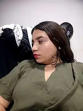 Snapshot of Shell_Latina chatting on April 24, 4:37 am Shell Latina online show from April 24, 4:37 am