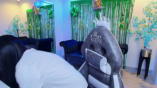 Black roseee online show from March 20, 4:06 am