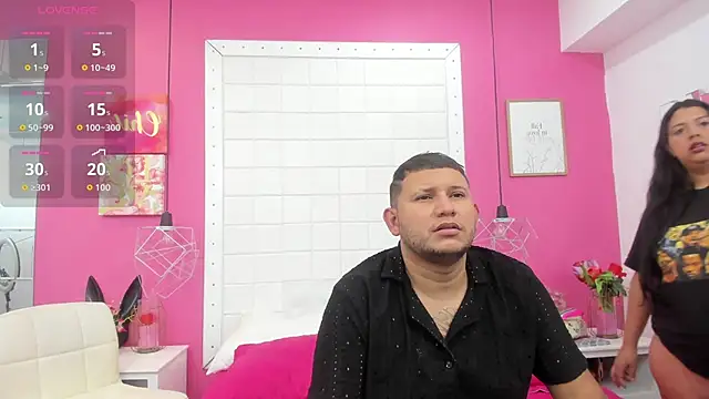 Snapshot of TransDoll09 chatting on October 20, 12:27 pm TransDoll09 online show from October 20, 12:27 pm