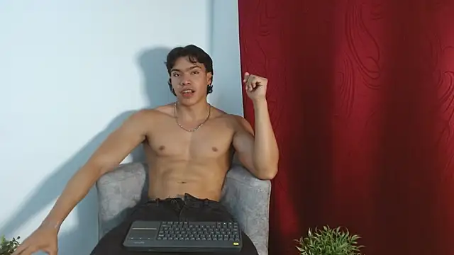 Snapshot of adriel_escalante chatting on September 13, 1:27 am adriel escalante online show from September 13, 1:27 am