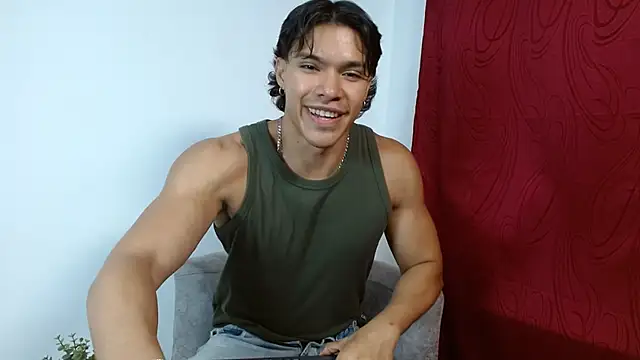 Snapshot of adriel_escalante chatting on October 2, 1:34 am adriel escalante online show from October 2, 1:34 am