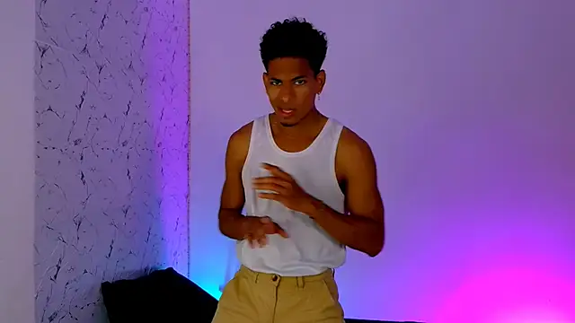 lorian vikel online show from March 17, 11:19 pm