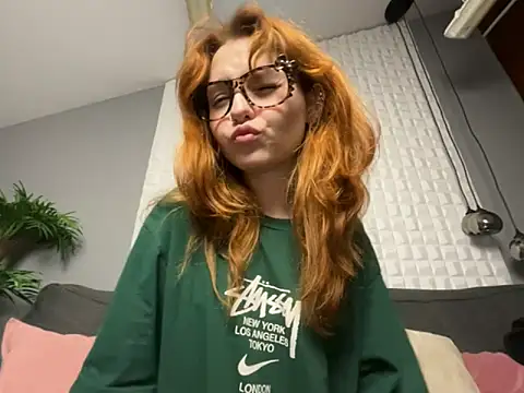 Snapshot of AlisHanson chatting on September 26, 1:15 pm AlisHanson online show from September 26, 1:15 pm