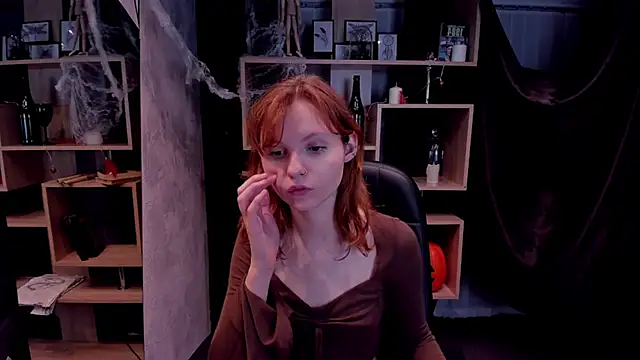 Snapshot of AlisHanson chatting on November 4, 3:00 pm AlisHanson online show from November 4, 3:00 pm