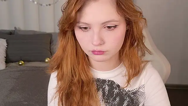 Snapshot of AlisHanson chatting on December 15, 8:07 am AlisHanson online show from December 15, 8:07 am