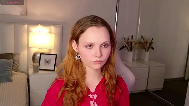 Snapshot of AlisHanson chatting on February 3, 8:36 pm AlisHanson online show from February 3, 8:36 pm