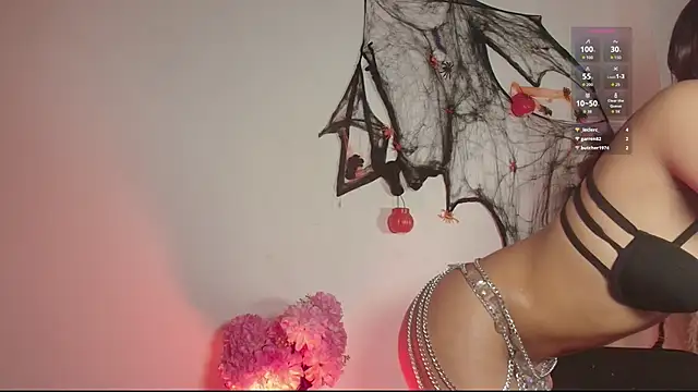 Missandy  online show from October 18, 8:31 pm