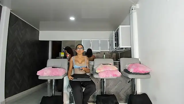 Melissa tylor69 online show from May 2, 3:22 am