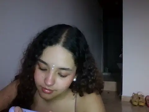 Snapshot of Isis_Bladee chatting on November 4, 10:31 pm Isis Bladee online show from November 4, 10:31 pm