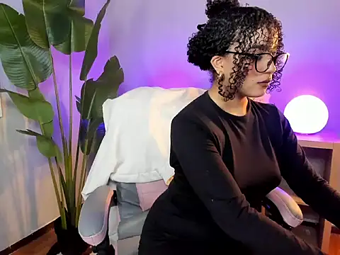 hannax   online show from September 12, 5:51 am