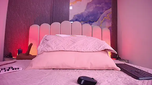 abbyrouss  online show from December 3, 3:03 am