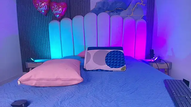 abbyrouss  online show from February 22, 3:07 am